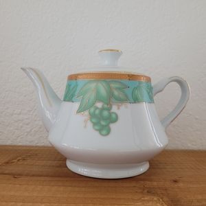 Casati Germany Fine Porcelain Teapot